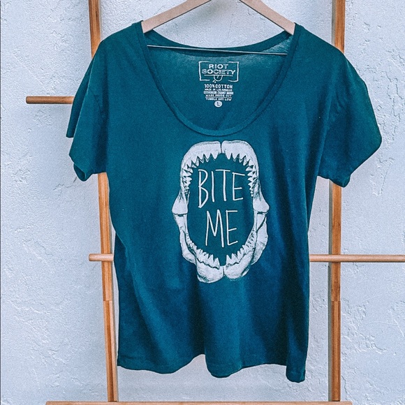 Graphic Tee - Picture 2 of 3